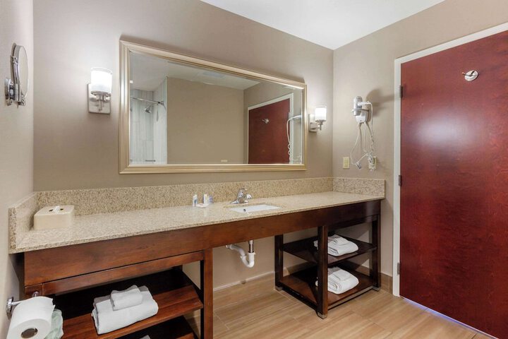 Room 40 of 68