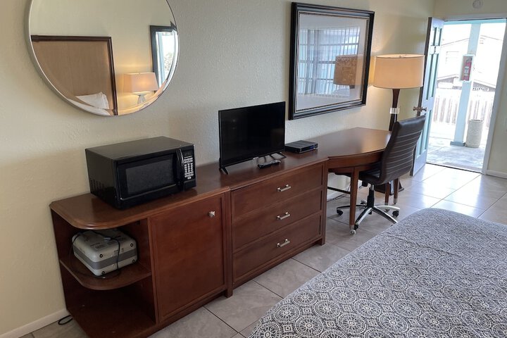 Room 6 of 19