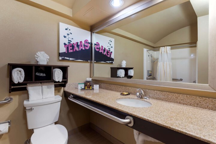 Best Western Plus Arlington North Hotel & Suites