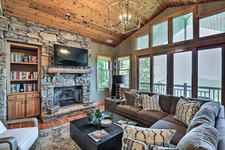 Surrounded by Natl Forest: Condo w / Majestic View
