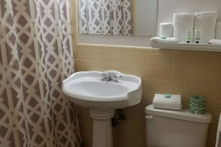 Colonial Inn Seekonk