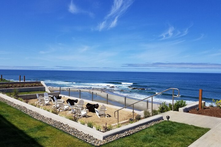 The Coho Oceanfront Lodge