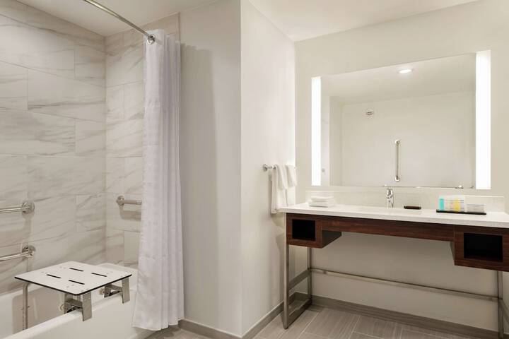 Embassy Suites by Hilton Noblesville Indianapolis Convention Center