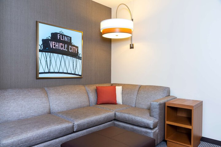 Hyatt Place Flint / Grand Blanc