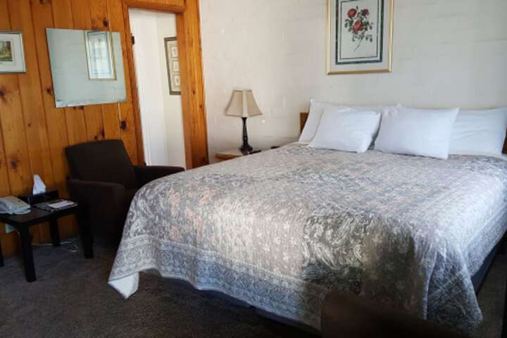 Room 15 of 19