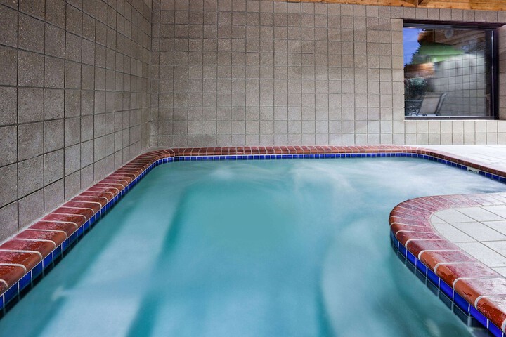 Spa 50 of 54