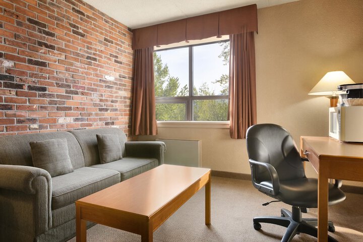 Room 10 of 20