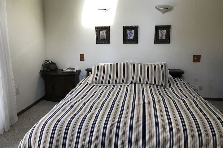 Room 24 of 74