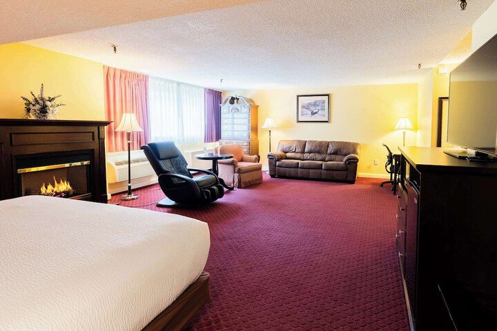 Room 32 of 86