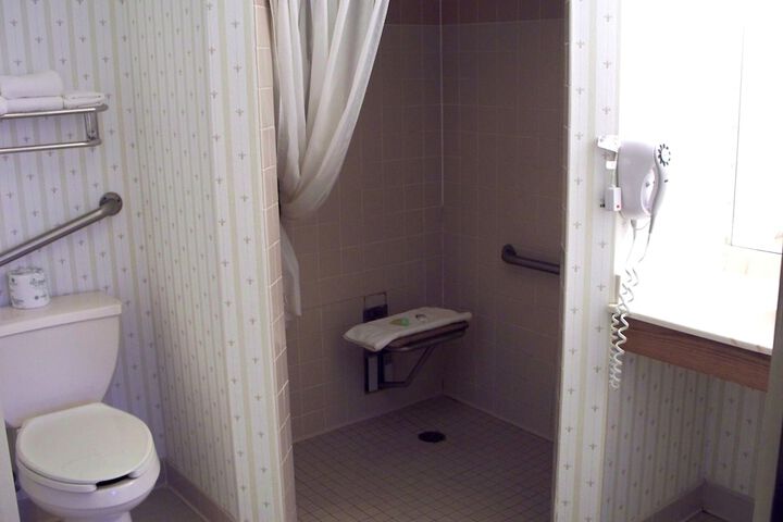 Room 33 of 52