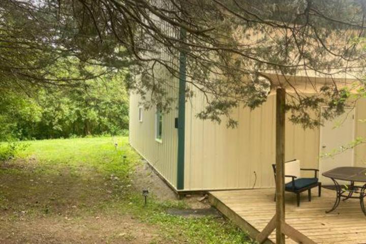 102 Acre Pet Friendly Horse Farm! Bring your horse too!