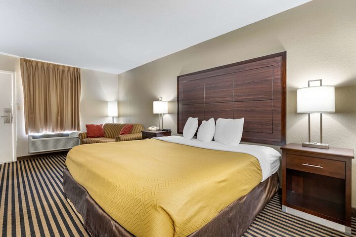 Room 10 of 23