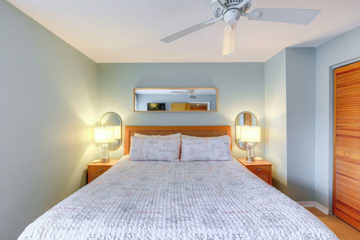 Beach & Pool Access at Condo on Cedar Key!
