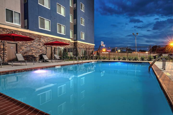 Pool 4 of 60