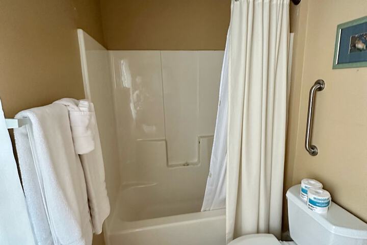 Room 51 of 113