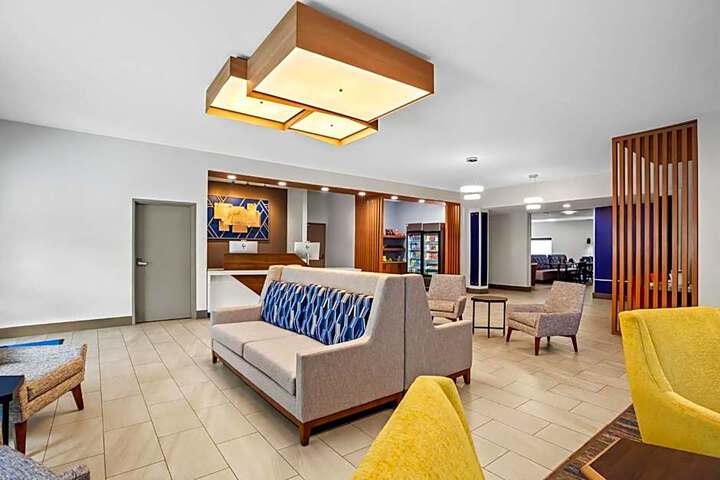 Holiday Inn Express & Suites Tumwater Olympia by IHG