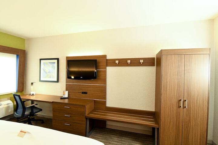 Room 52 of 126