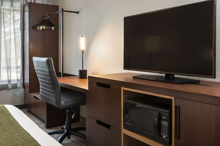 Room 16 of 50