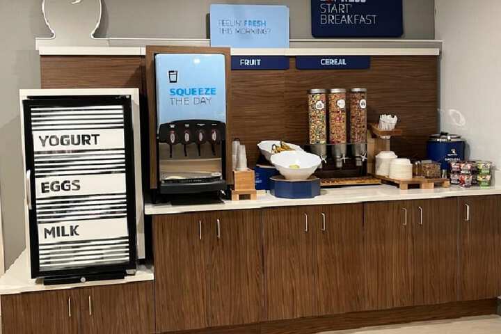 Holiday Inn Express Rensselaer by IHG