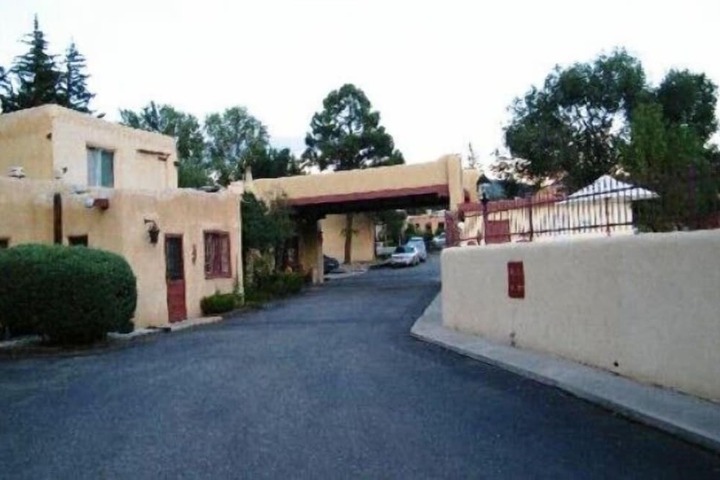 El Pueblo Lodge