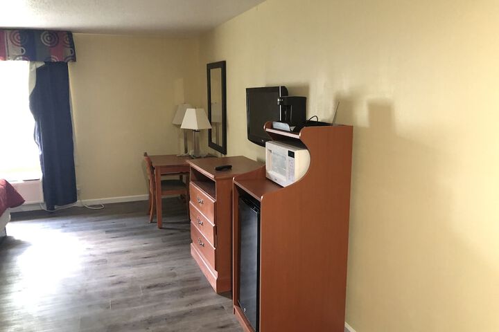 Room 5 of 15