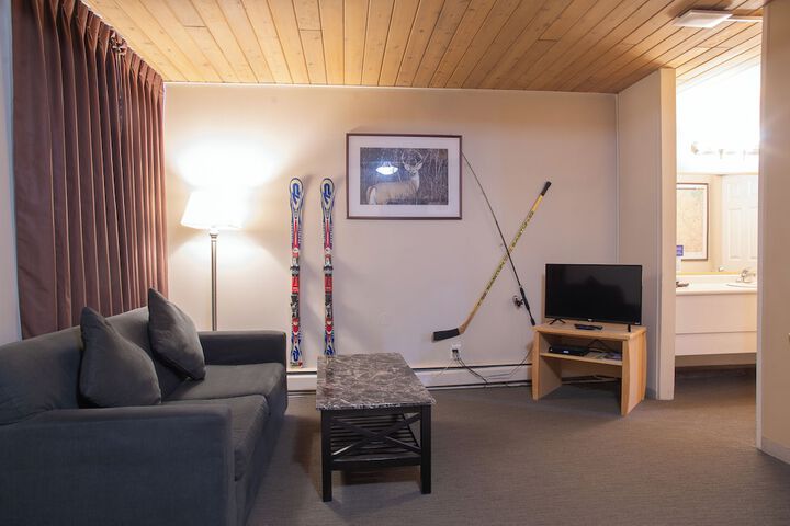 EasyStay Inn & Suites Fernie