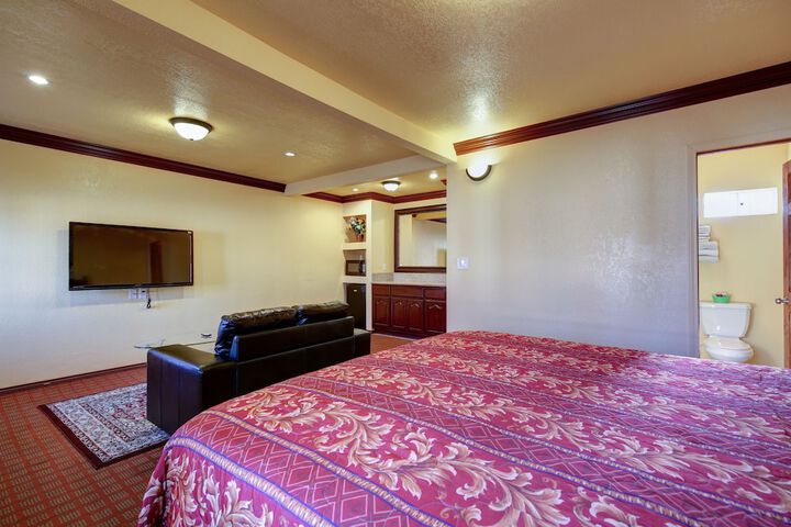 Room 17 of 43