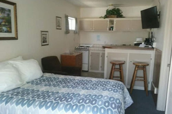 Room 11 of 19