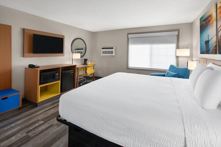 Days Inn by Wyndham Pierre