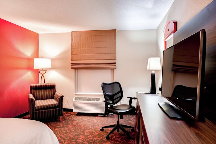 Room 11 of 30