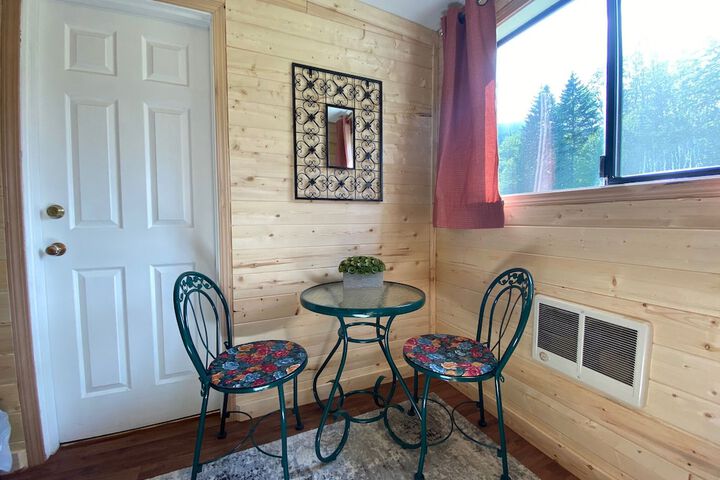 Emerald Valley Inn