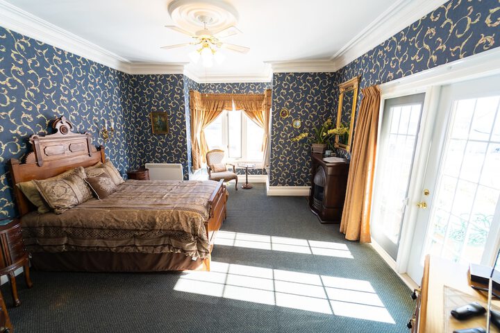 Room 22 of 103