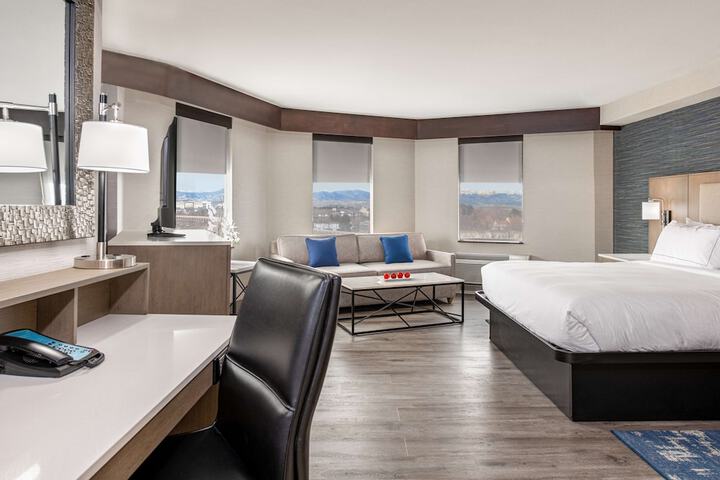 Room 10 of 36