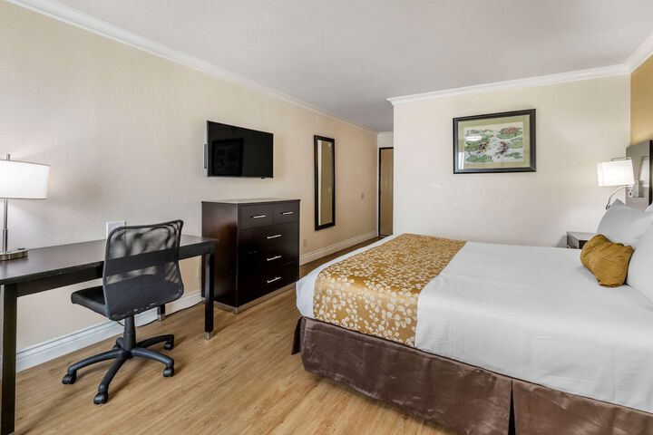 Room 14 of 32