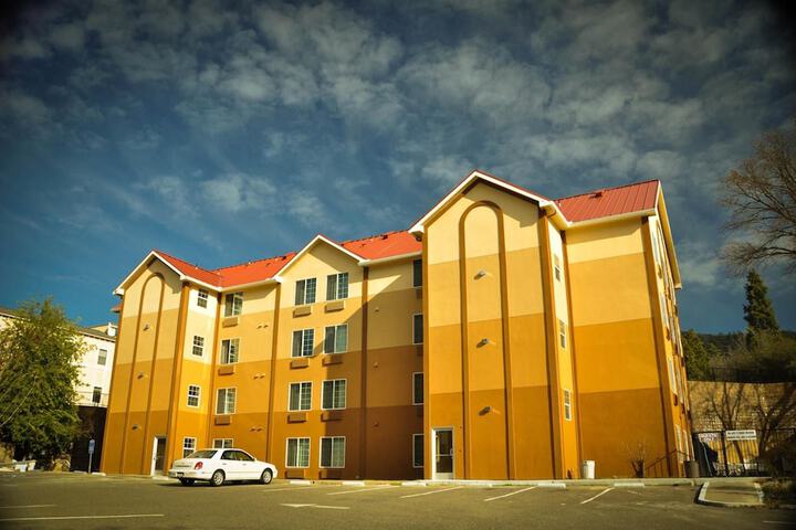 Hotel 9 of 71