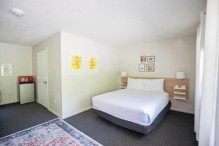 Room 21 of 28