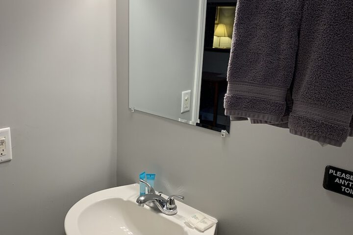 Room 28 of 38