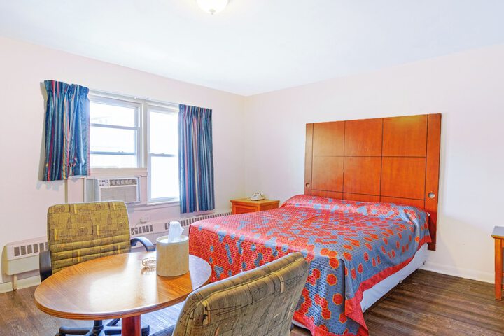 Manor Motel by OYO Near Oak Brook / Chicago Westchester