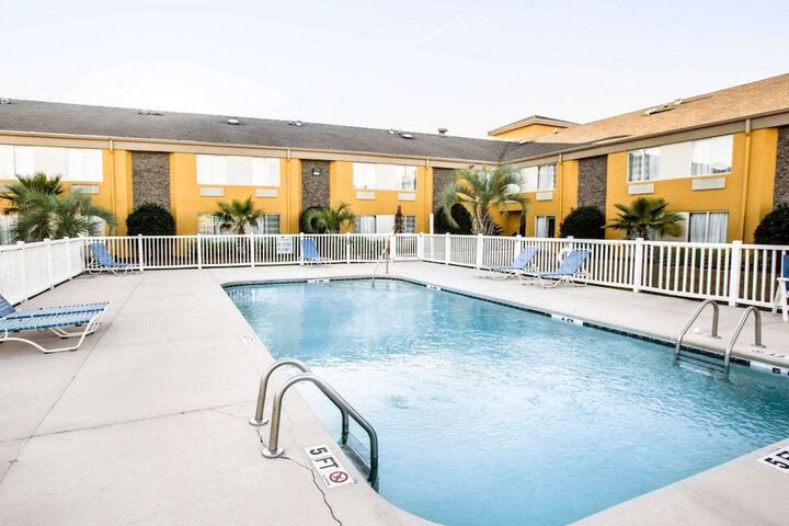 Pool 5 of 34