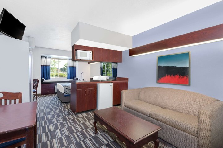 Room 14 of 38