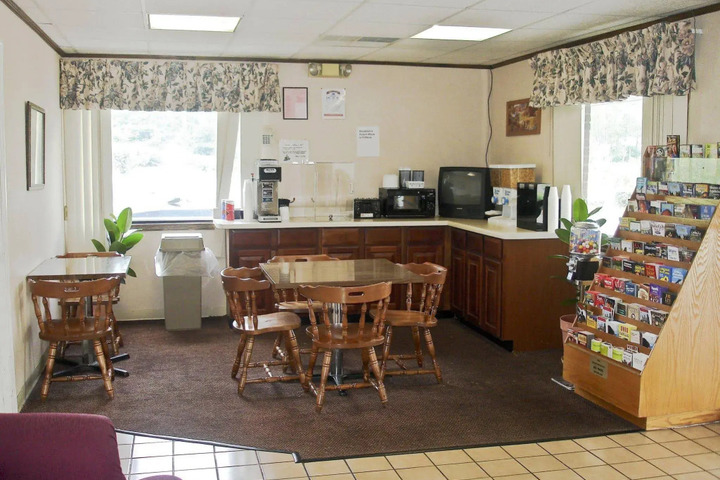 PARKWAY INN JELLICO