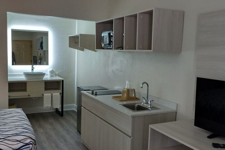 Room 32 of 33