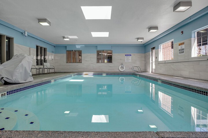 Pool 21 of 120