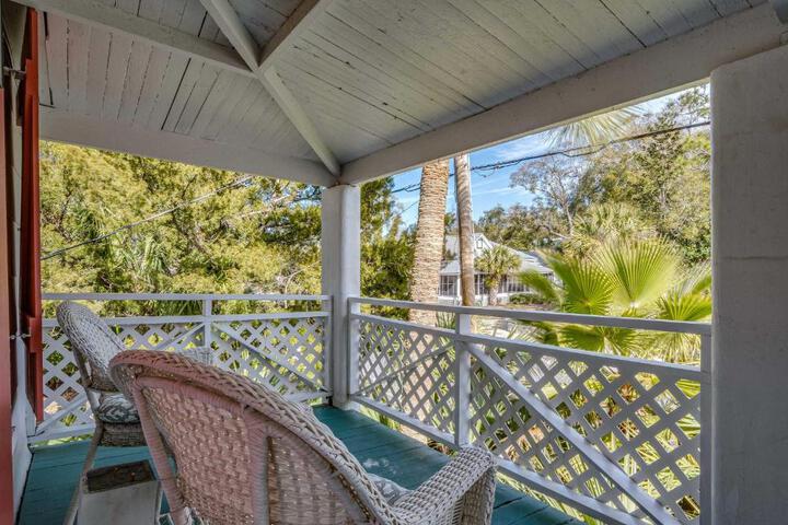 Old Carrabelle Hotel Flamingo Suite