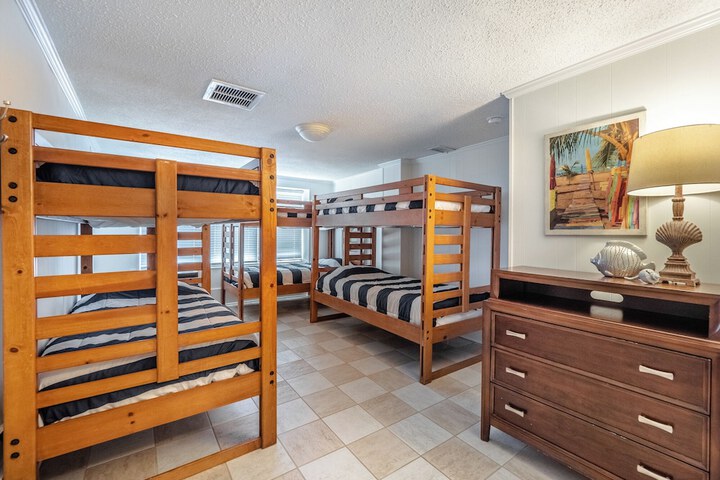 Surfside Cottage by Topsail Realty
