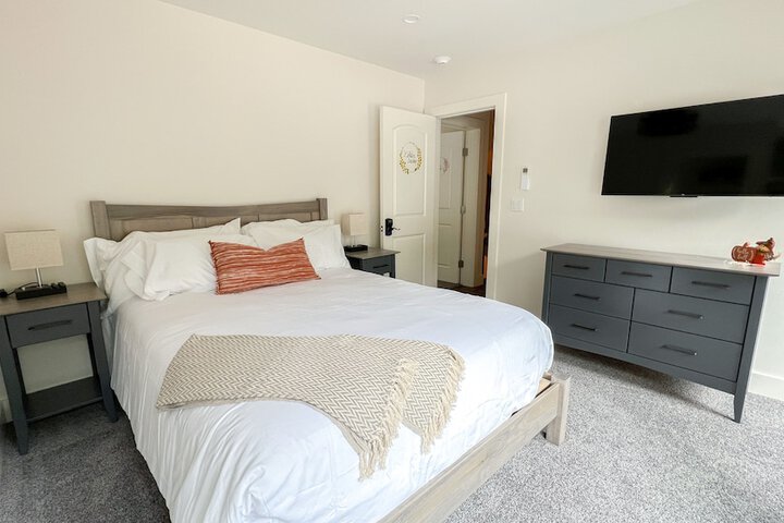 Room 48 of 73