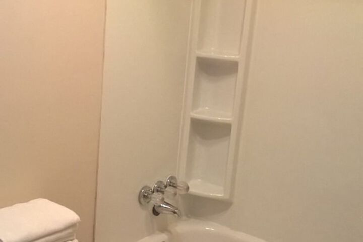 Room 21 of 38