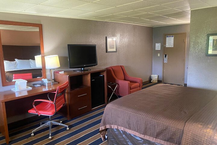 Room 35 of 40