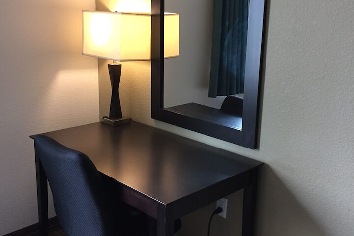 Room 13 of 22