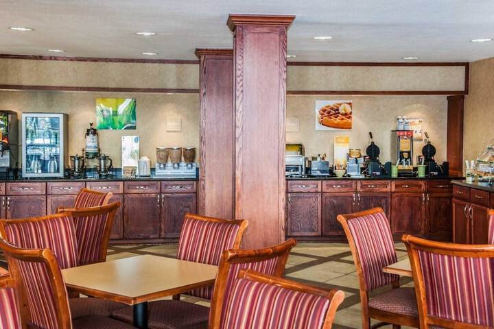 Breakfast/Coffee Service 26 of 31